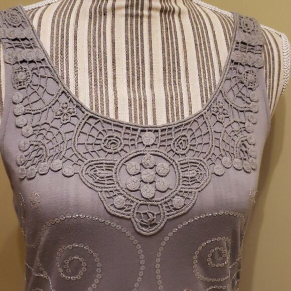 𝅺GRAY/SILVER Kenar tank top. Small - Picture 4 of 9